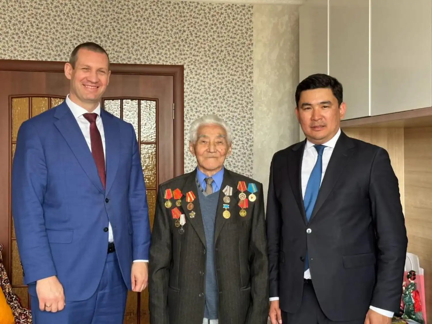 Шенеуніктер парадқа кіргізбей қойғаны үшін қариядан кешірім сұрады