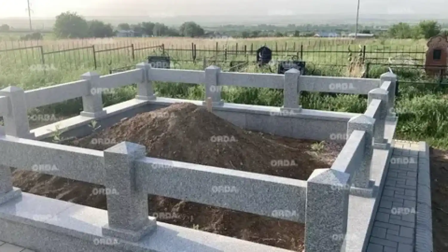 Әкімдік Назарбаевтар әулеті зиратындағы жаңа жерлеу орны туралы түсініктеме берді