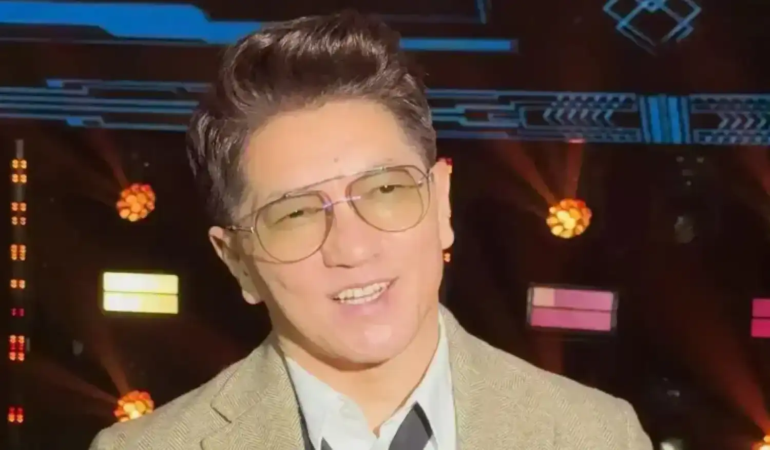 «Халықтың арқасында көтерілдіңіз»: композитор Сәкен Майғазиевке ауыр-ауыр сөз айтты