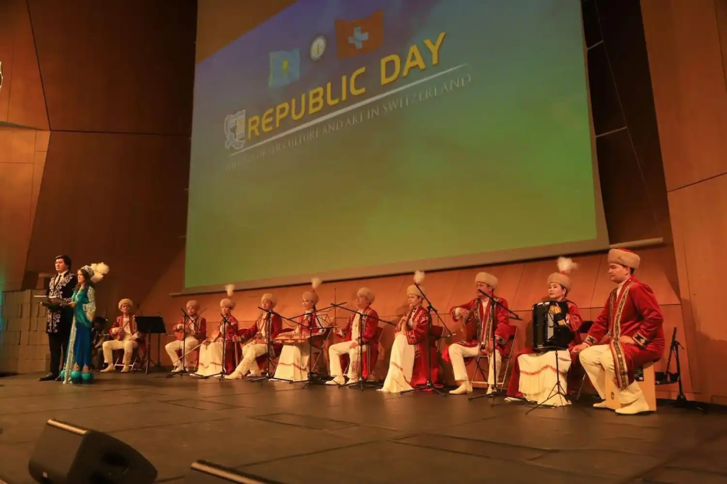 Сыр өңірінің өнерпаздары Швейцарияда мерекелік концерт берді