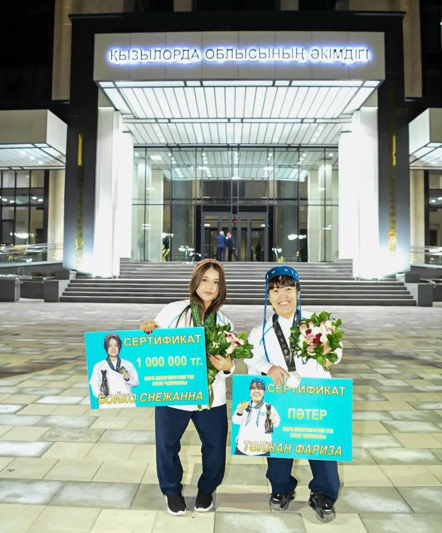 Облыс әкімі парапауэрлифтингтен әлем чемпиондарымен кездесті