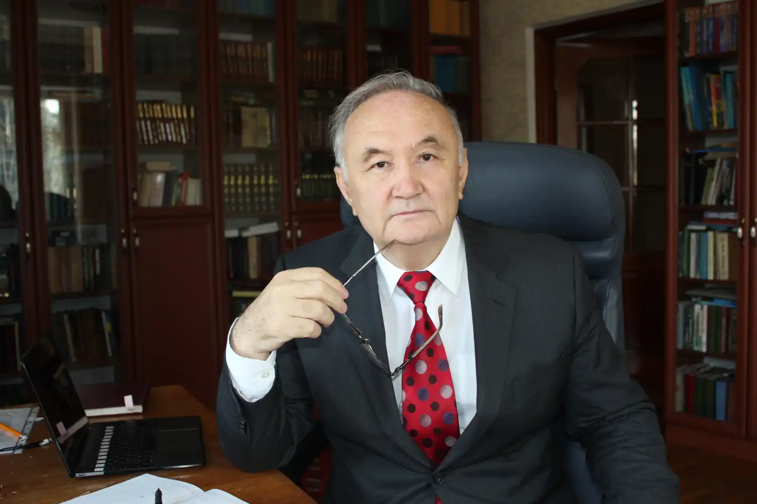 Егемендік хақында екі ауыз сөз