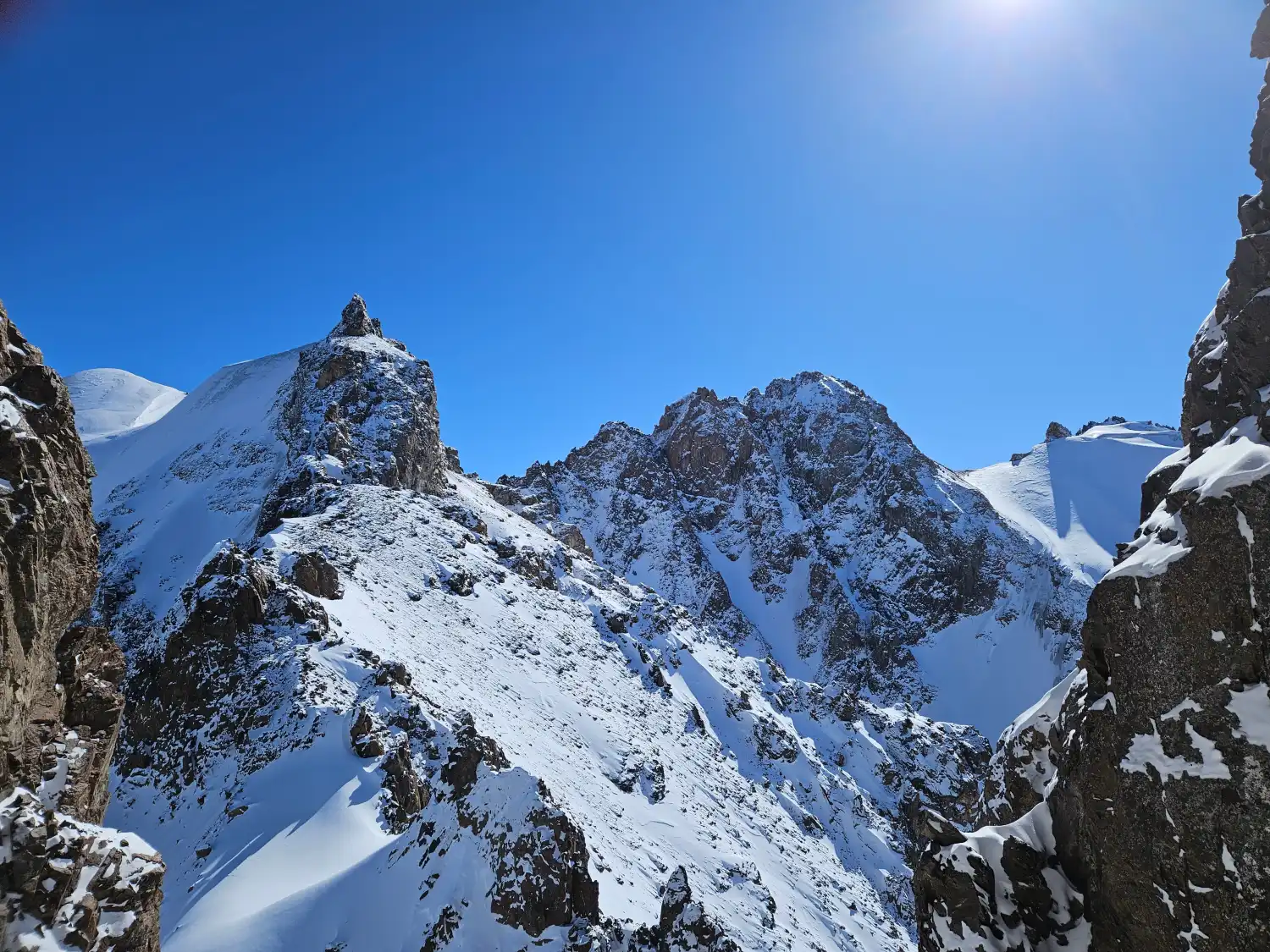 Алматы тауларында жоғалған үш адамның бірінің мәйіті табылды