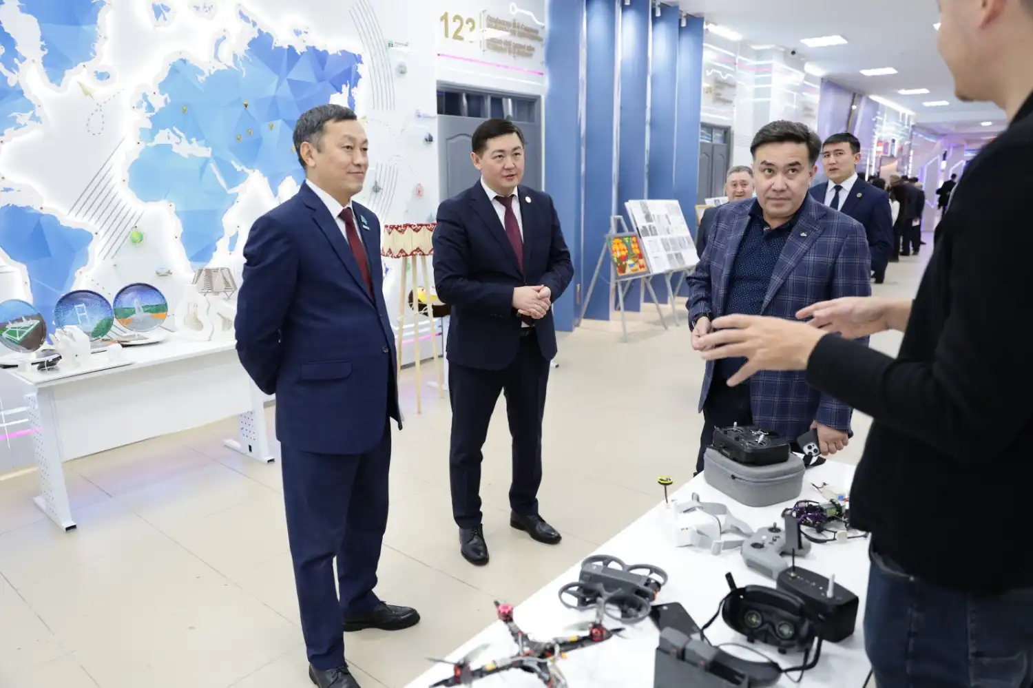 Бетбұрыс нүктесіндегі ШӘКӘРІМ университеті