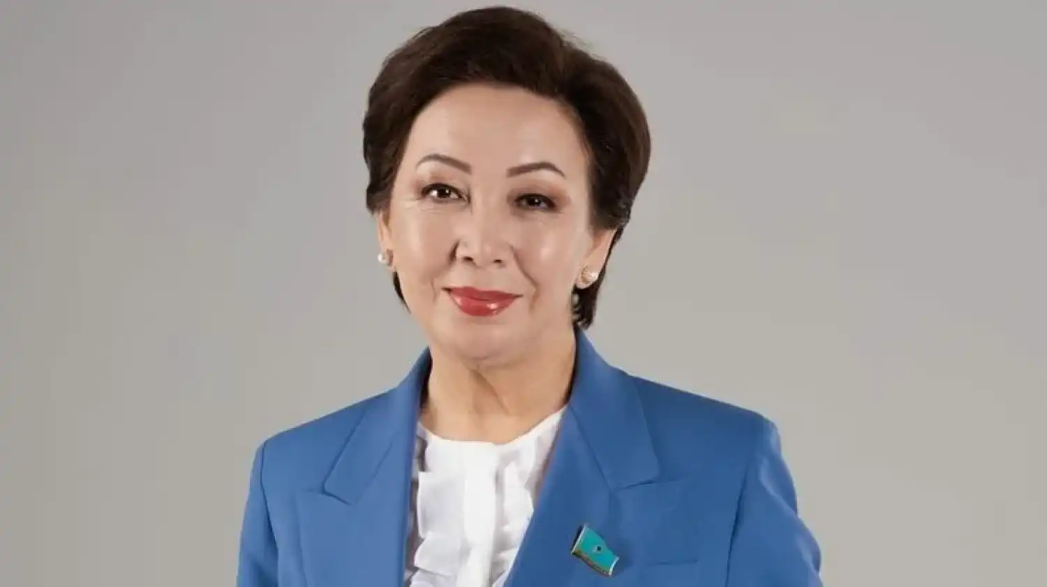 Дания Еспаева: бізге жекелеген түзетулер емес, жаңа Конституция қажет