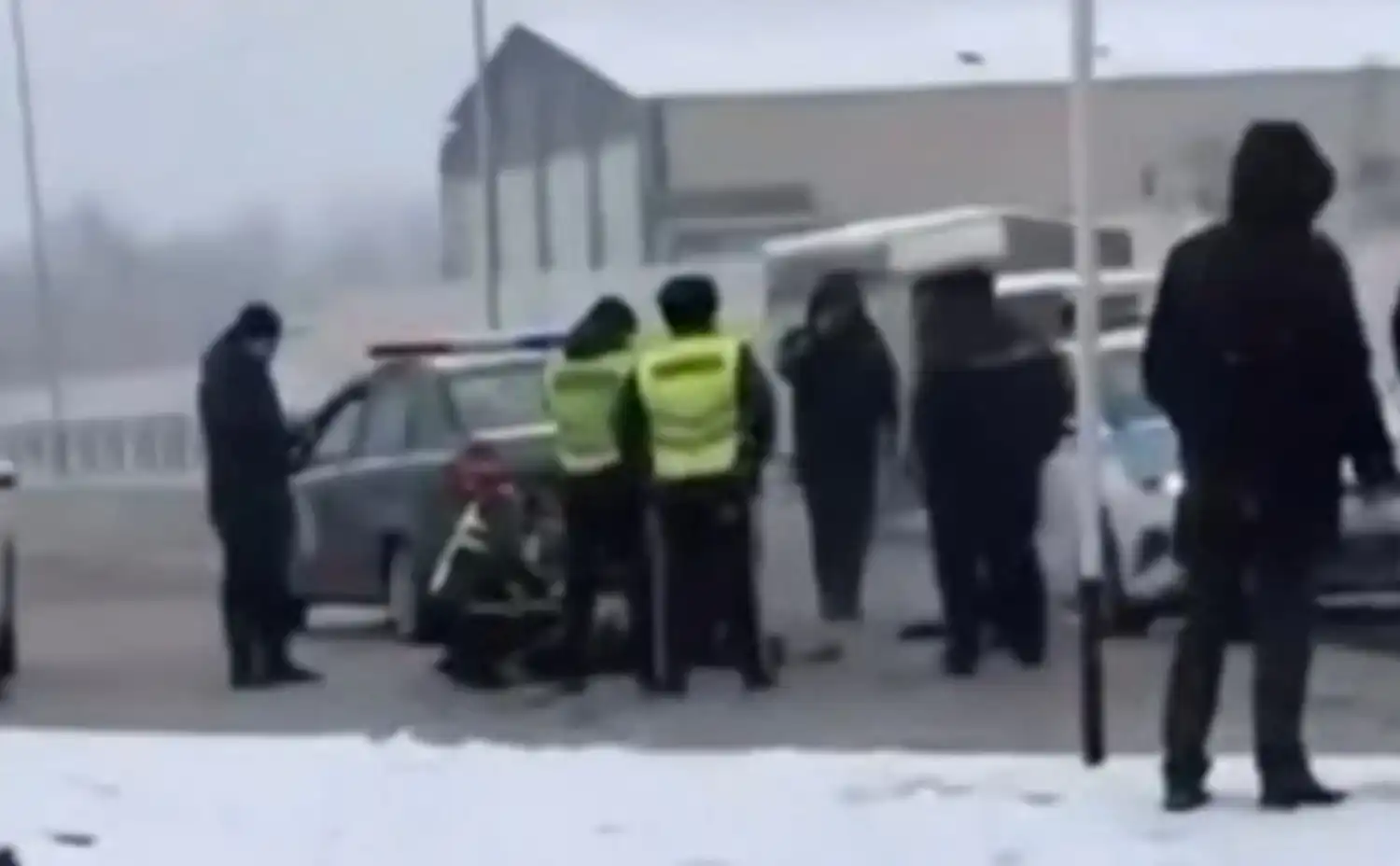 Шымкентте әйелді көше ортасында пышақтап кетті