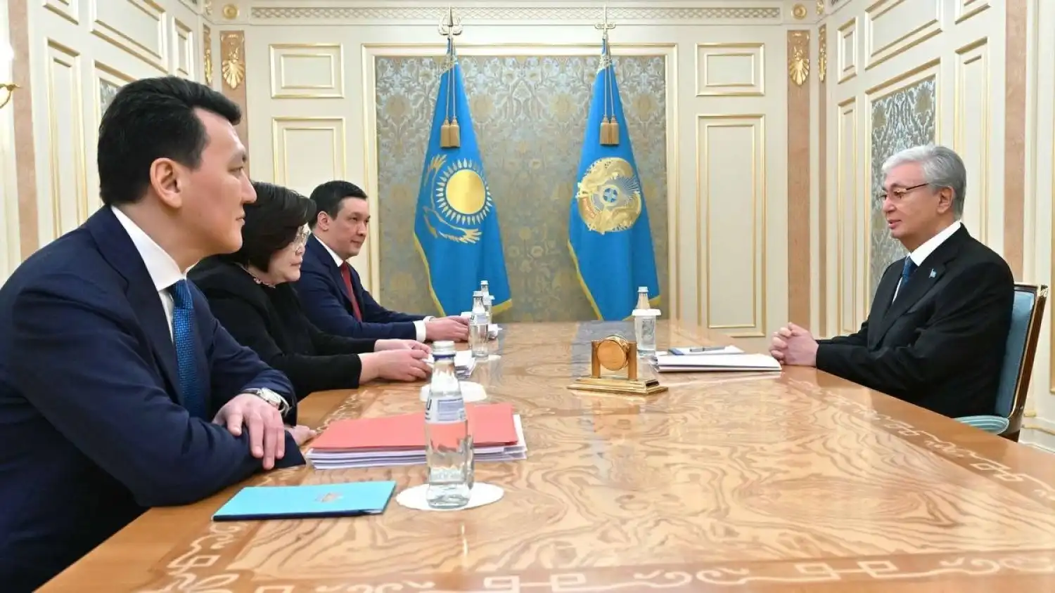 Президентке Конституциялық комиссия жұмысының нәтижелері жөнінде ақпарат берілді