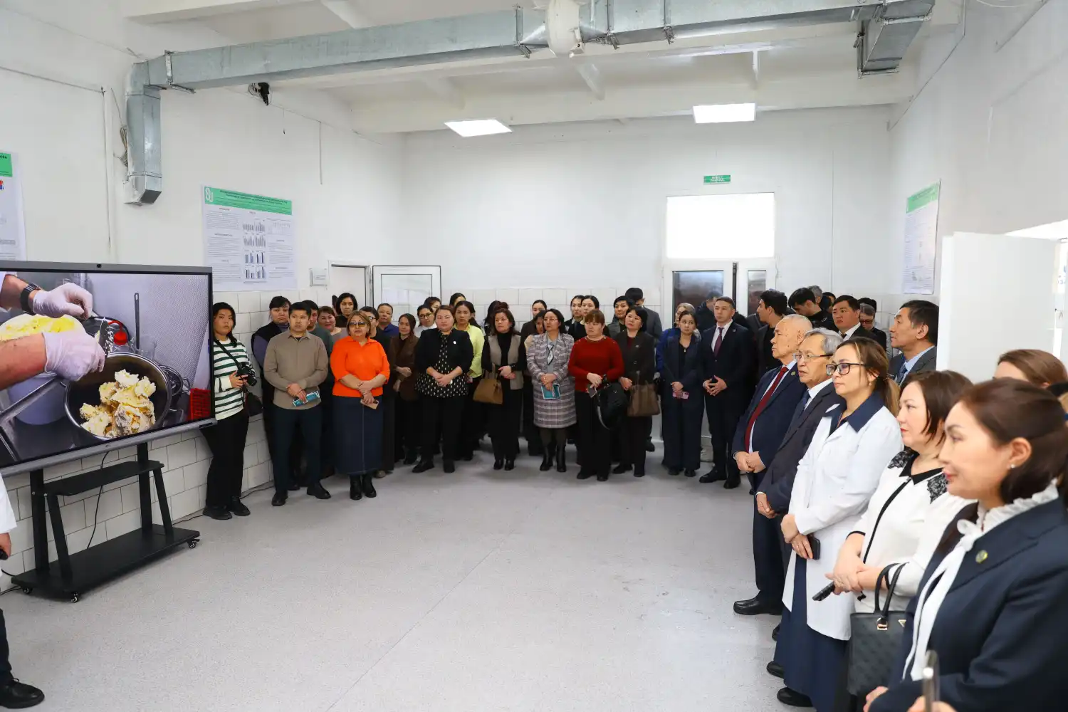 Агроөнеркәсіп қалдықтары – құнды ресурс: Шәкәрім университетіндегі жаңа орталық