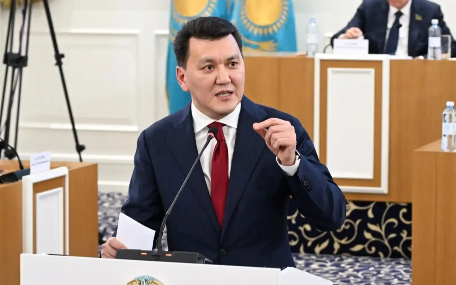 Ерлан Қарин: қолданыстағы Ата заңның кейбір тұстарын бірнеше рет қайталап оқысаңыз да, түсініксіз
