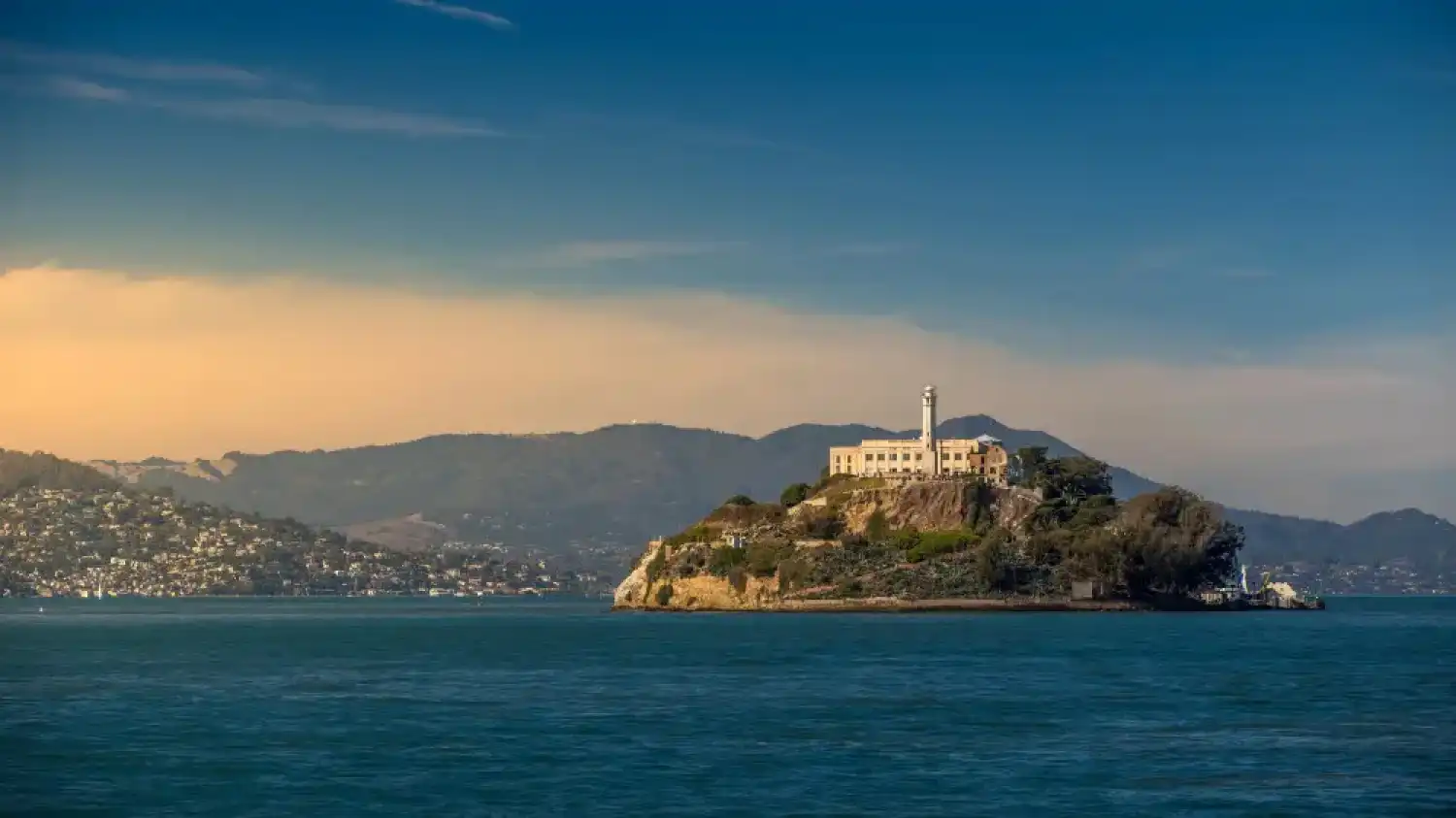 Трамп Алькатрасты қайтадан түрмеге айналдырмақ