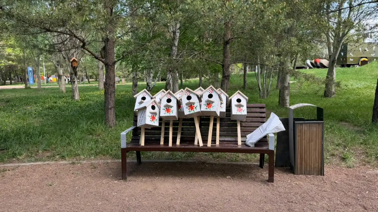 «Таза Қазақстан»: «Жетісу» паркінде құстарға ұялар орнатылды