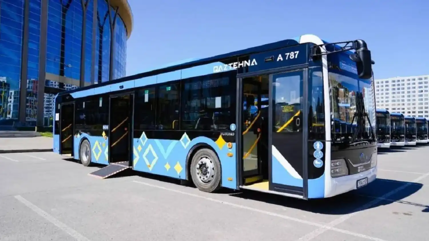 Елорда автобустарында қолма-қол төлем қайта енгізіледі